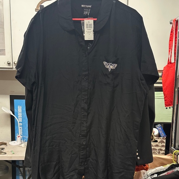 Hot Topic Deathhead moth Shirt - Picture 1 of 6